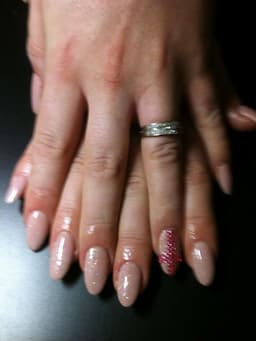 logo-pink