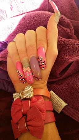 logo-pink